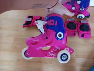 Patines en línea rosas y azules para niña