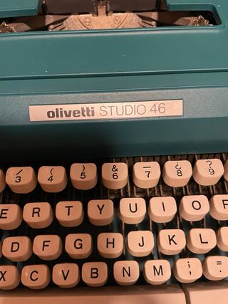 Máquina de escribir Olivetti Studio 46