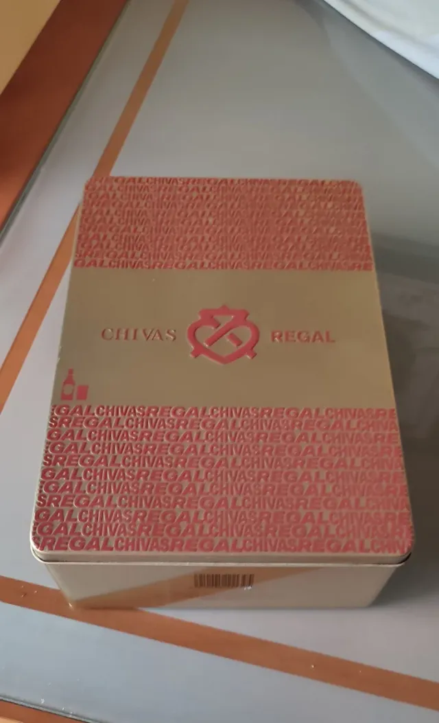 Caja metálica Chivas Regal