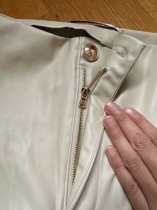 ZARA Pantalones de cuero mujer