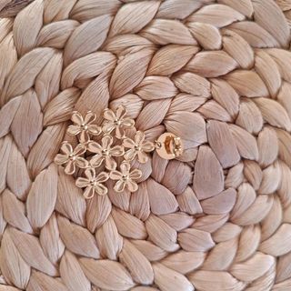 Pendientes Acero Inoxidable Flor Dorados