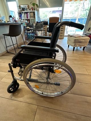 Silla manual B+B especial para personas amputadas.