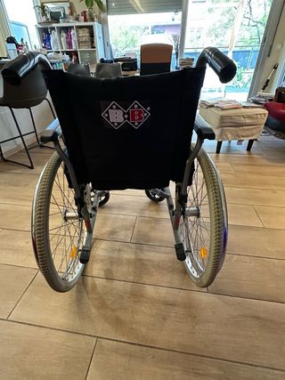 Silla manual B+B especial para personas amputadas.