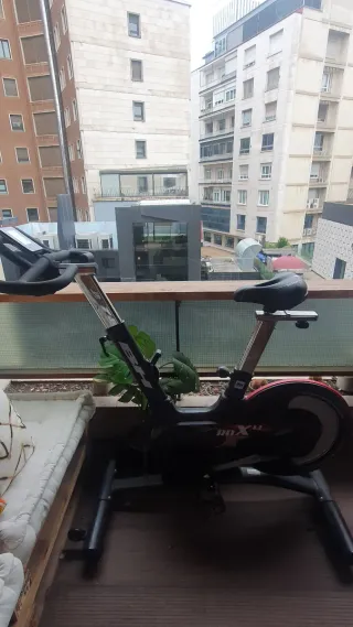 Bicicleta estática BH Fitness