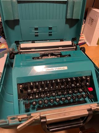 Máquina de escribir Olivetti Studio 45