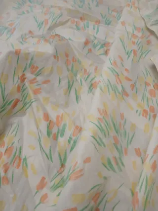 Juego cortinas y enaguas tela floral