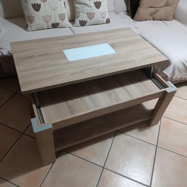 Tavolo in legno e vetro