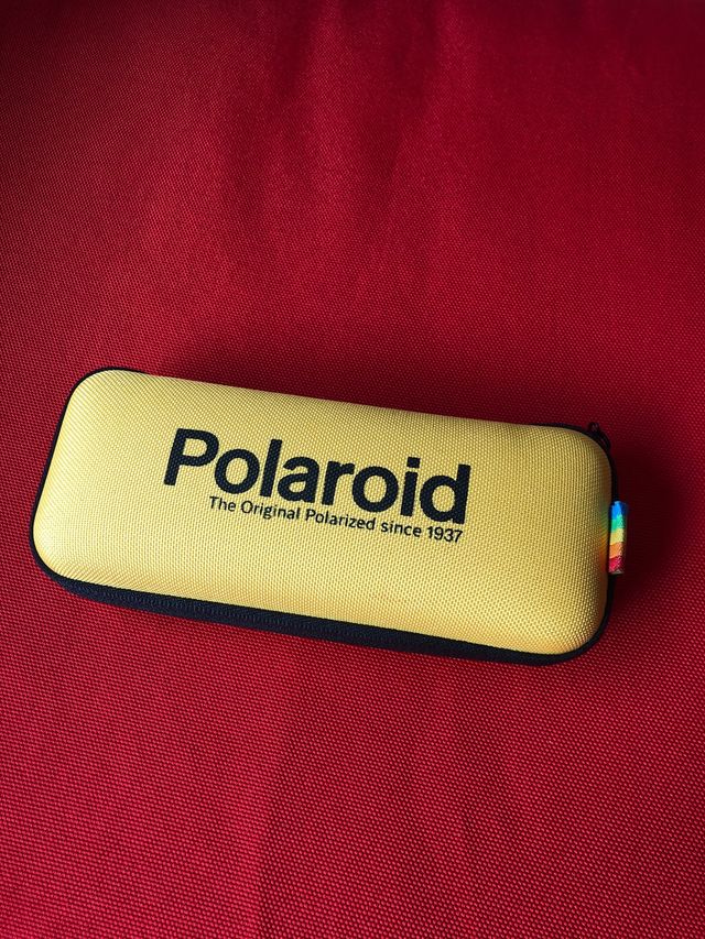 Gafas de Sol Polaroid Azules y Negras con carcasa 