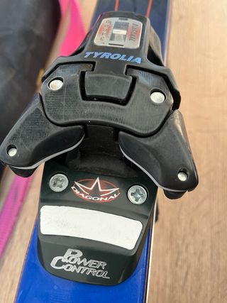 Sci Volkl con copertura viola