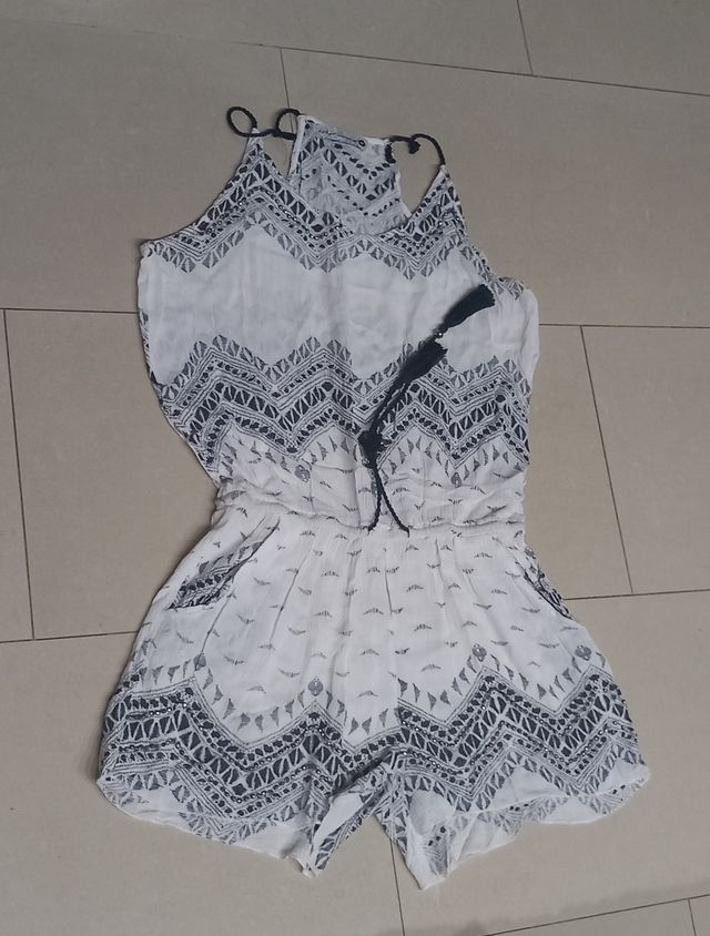 Mono INSIDE blanco y negro