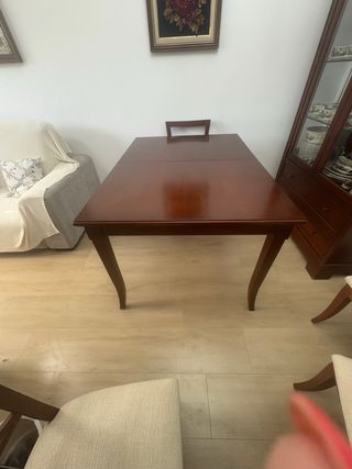Mesa de comedor de madera maciza