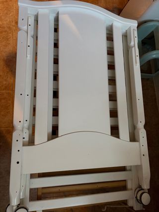 Cuna de madera. Osito. Desmontada. BEBECAR