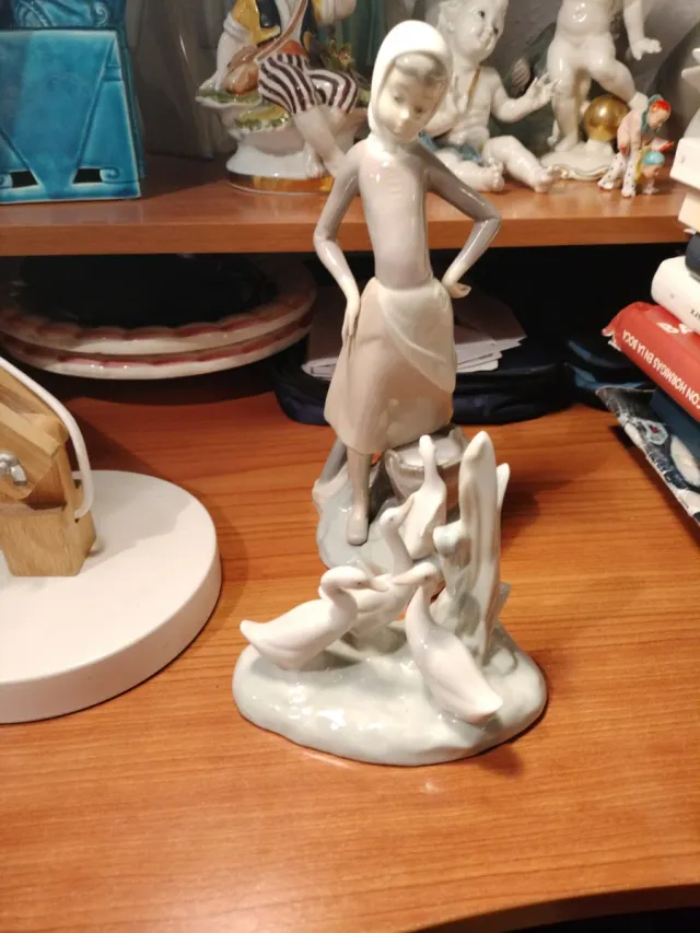 Figura Lladro Niña con Patos