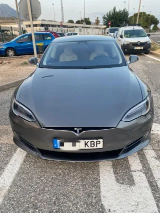 Tesla Model S75