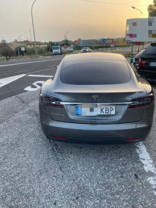 Tesla Model S75