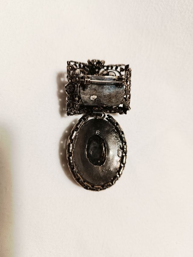 Spilla vintage stile Barocco onice nero