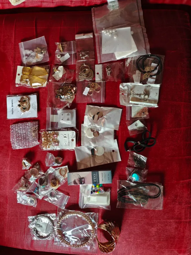 Lote de bisutería variada