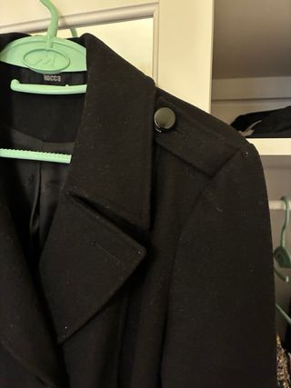 Cappotto nero doppiopetto