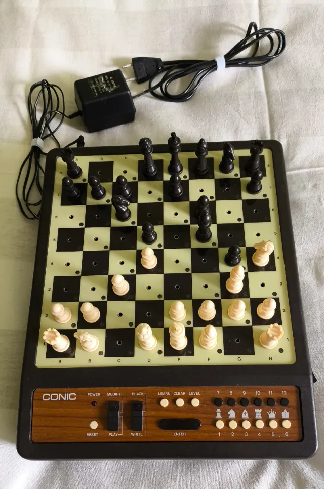 Ajedrez Electrónico CONIC 07012