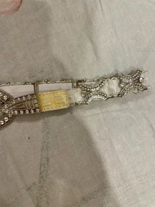 Cinturón de abalorios plateado y blanco