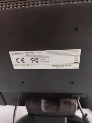 Monitor YURAKU y Teclado Inalámbrico