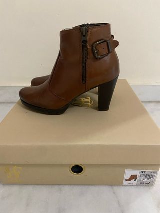 Botín piel mujer marrón tacón hebilla cremallera
