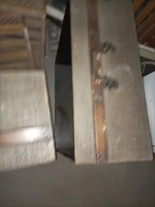 Baúl antiguo de viaje con cajones