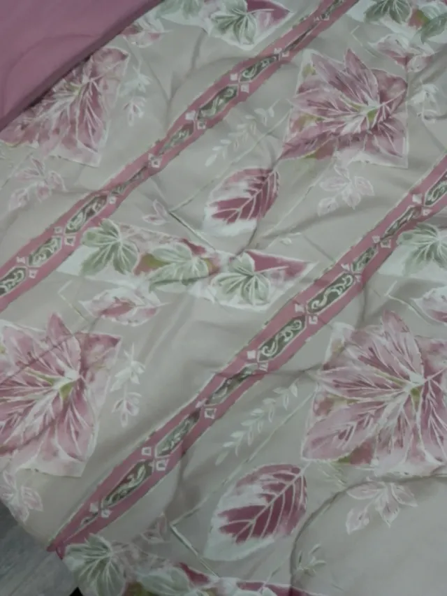 Edredón cama 105cm beige y rosa