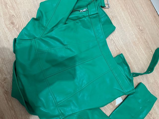Cazadora Stradivarius Verde Talla S