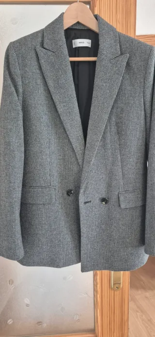 Americana Mango Talla M Negra