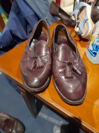 Zapatos de vestir marrones con borlas