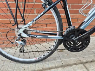 Bicicleta BH Touring 700