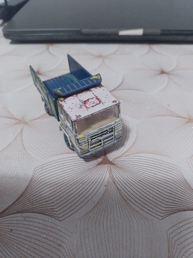 Camión de juguete pegaso 