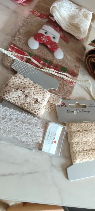 Lote de encajes y cintas