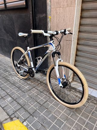 Bicicleta GIANT TALON
