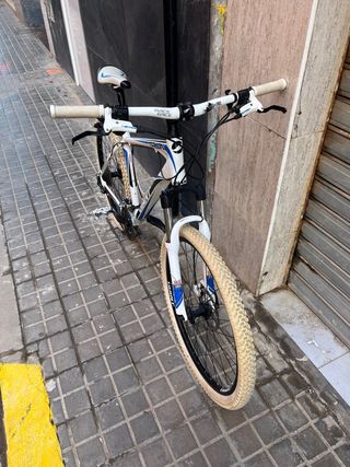 Bicicleta GIANT TALON