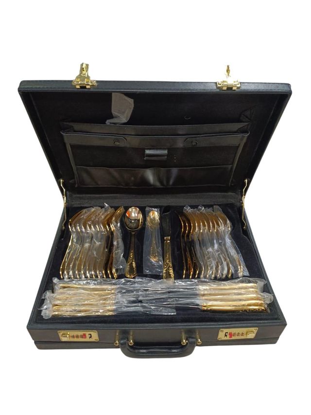 MALETIN CUBERTERIA DORADA ROSTFREI EDESTAHL 23/24K HARTVEDGOLDET