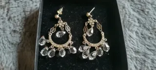 Pendientes largos con pedrería