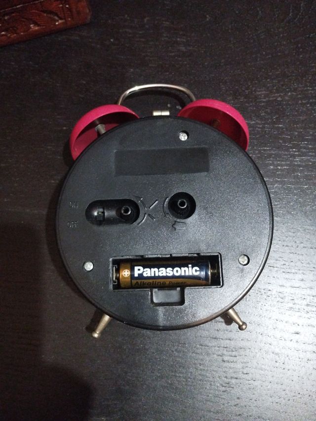 Reloj despertador Epi y Blas