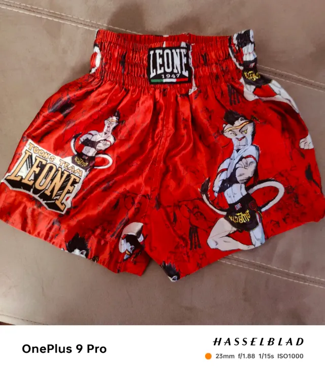 Pantalón corto kickboxing niño Leone rojo
