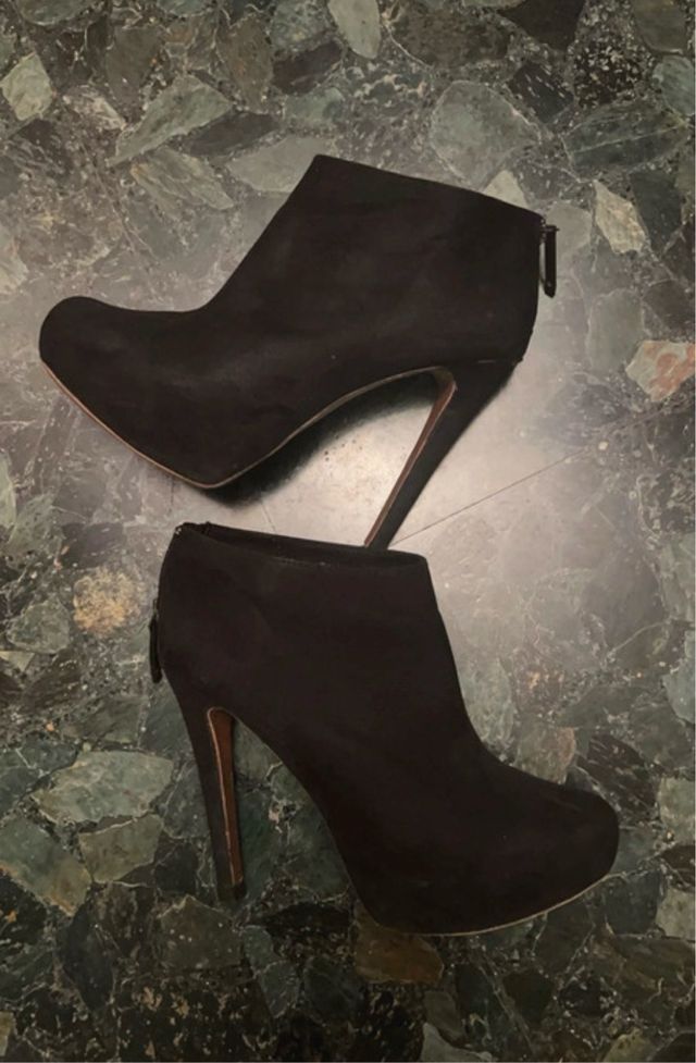 Botines de tacón negros
