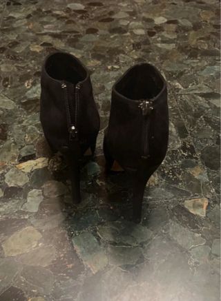 Botines de tacón negros