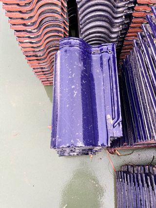 Tejas azules de cerámica