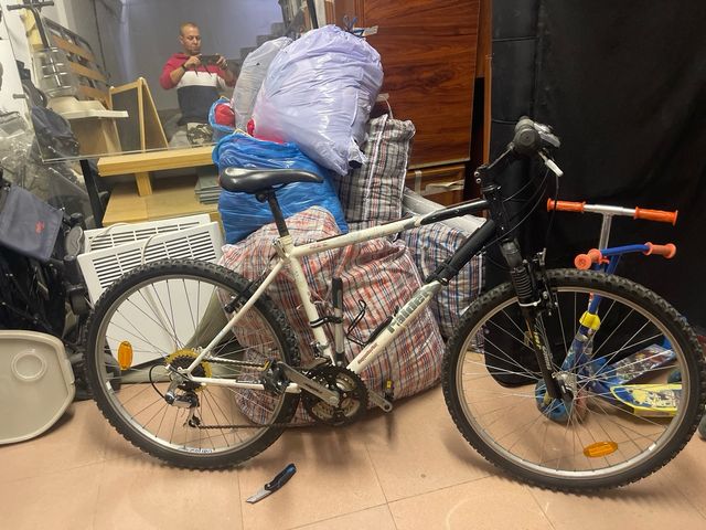 Bicicleta de montaña blanca