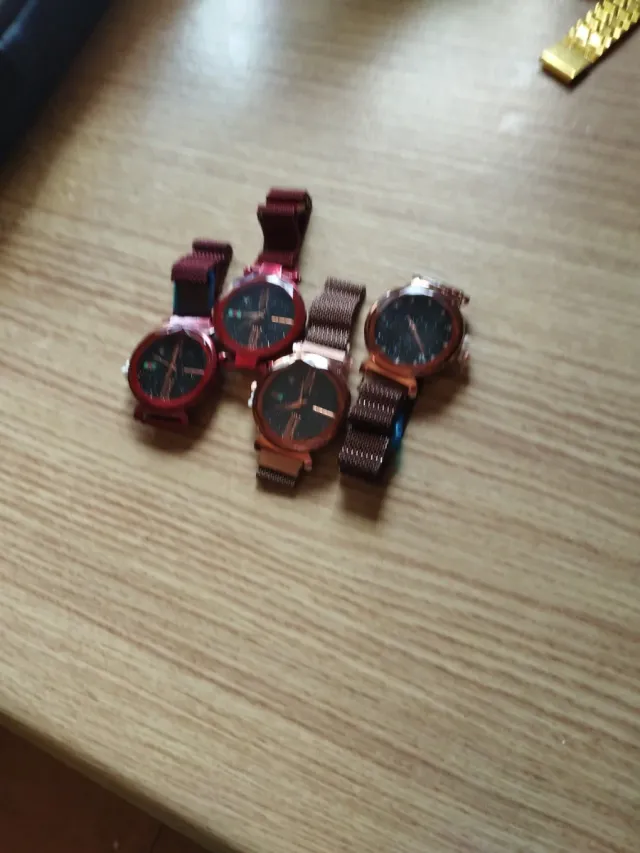 Lote 4 Relojes Mujer,todos 5 euros