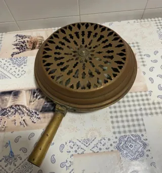 Vecchio braciere in rame