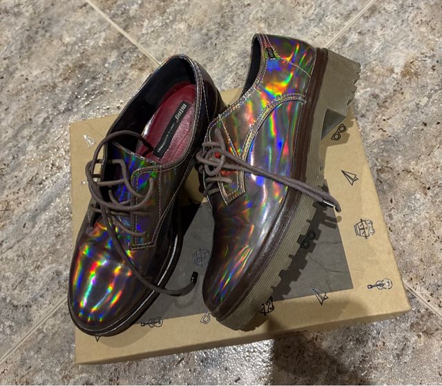 Zapatos Mustang Holográficos Multicolor