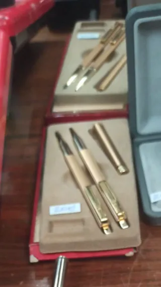 Se vende Set de Bolígrafos Dorados 20€