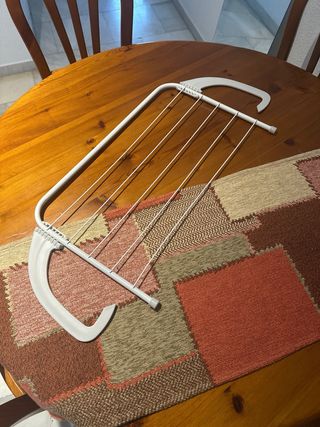 Tendedero de balcón blanco