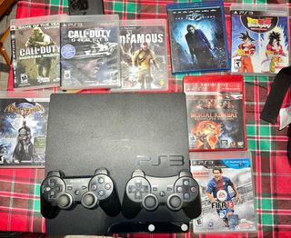 PS3 Slim con 2 mandos y 8 juegos